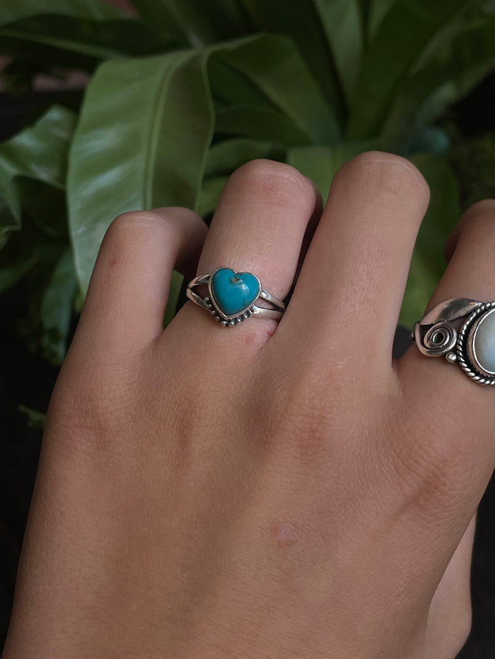Kingman Turquoise Heart Ring | Sterling Silver | Size 6 G383